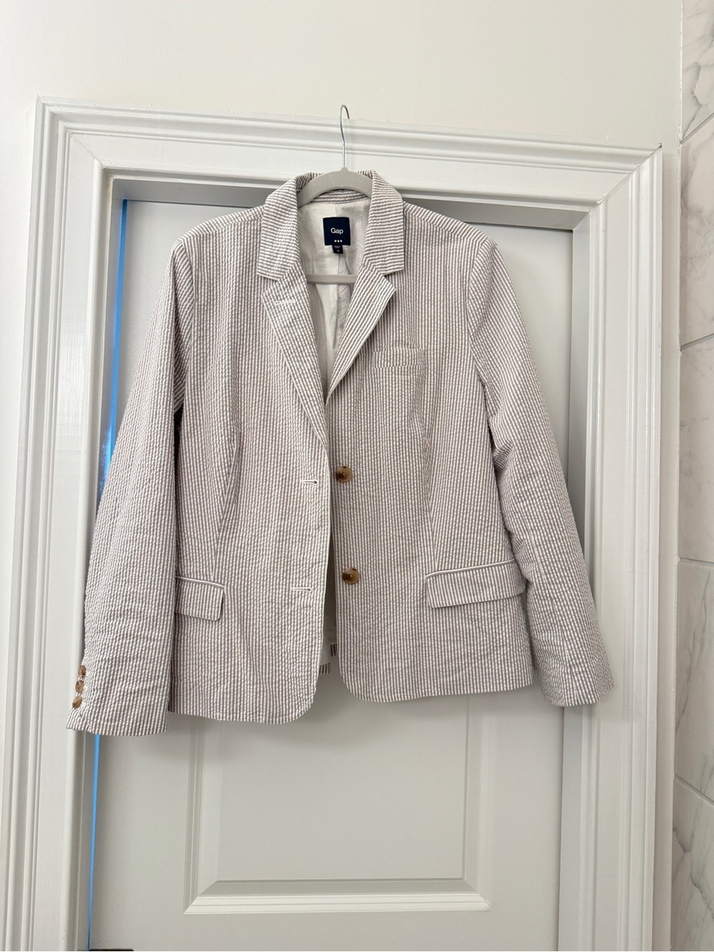 GAP Women's Seersucker Blazer - Light Tan and White Stripes